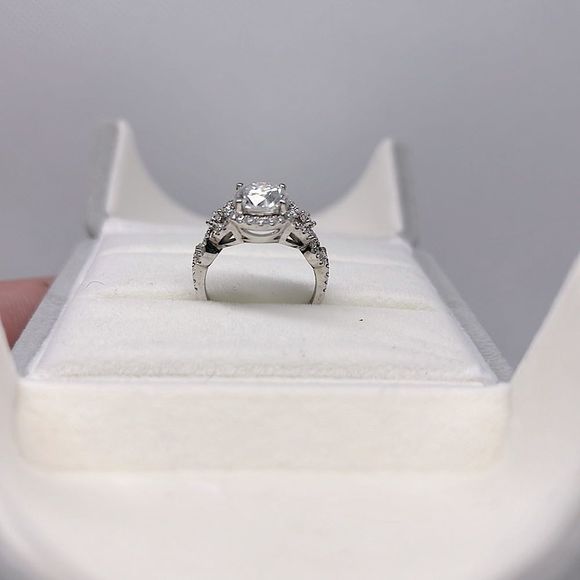 2.5ct tw round brilliant twist halo  engagement ring - Picture 6 of 15
